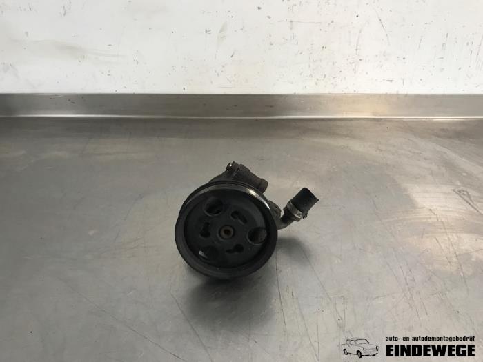 Gebruikte Pomp Servo Ford Ka I 1.3i Prijs € 40,00 Margeregeling aangeboden door Auto- en demontagebedrijf Eindewege