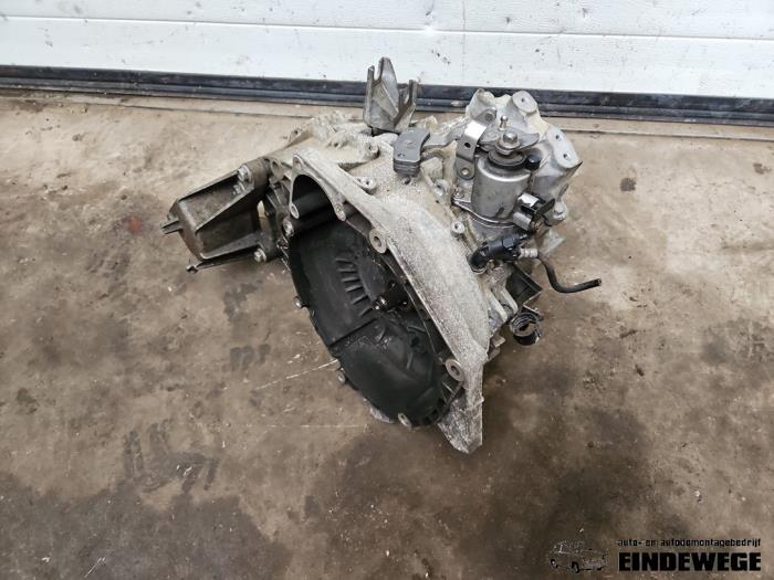 Gebruikte Versnellingsbak Opel Zafira Tourer (P12) 2.0 CDTI 16V 110 Ecotec Prijs € 315,00 Margeregeling aangeboden door Auto- en demontagebedrijf Eindewege