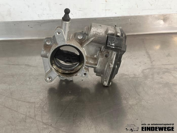 Gasklephuis van een Opel Zafira Tourer (P12) 2.0 CDTI 16V 110 Ecotec 2013