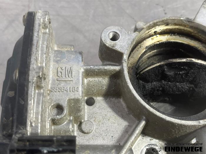 Gasklephuis van een Opel Zafira Tourer (P12) 2.0 CDTI 16V 110 Ecotec 2013