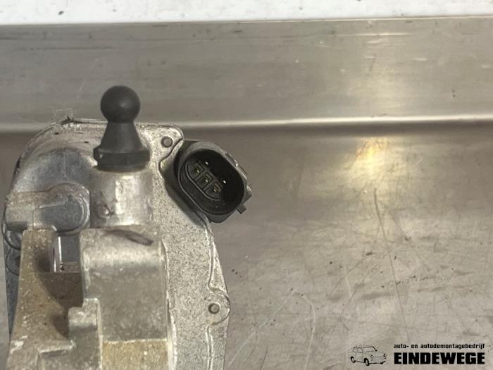 Gasklephuis van een Opel Zafira Tourer (P12) 2.0 CDTI 16V 110 Ecotec 2013