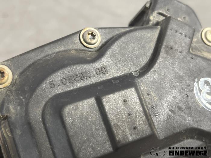 Gasklephuis van een Opel Zafira Tourer (P12) 2.0 CDTI 16V 110 Ecotec 2013