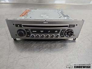 Gebruikte Radio CD Speler Peugeot 308 SW (4E/H) 1.6 16V THP 150 Prijs € 35,00 Margeregeling aangeboden door Auto- en demontagebedrijf Eindewege