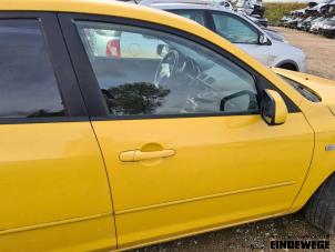 Gebruikte Deur 4Deurs rechts-voor Mazda 3 Sport (BK) 1.6i 16V Prijs € 105,00 Margeregeling aangeboden door Auto- en demontagebedrijf Eindewege