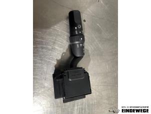 Gebruikte Knipperlicht Schakelaar Mazda 3 Sport (BK) 1.6i 16V Prijs € 25,00 Margeregeling aangeboden door Auto- en demontagebedrijf Eindewege