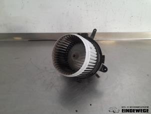 Gebruikte Kachel Ventilatiemotor Citroen C4 Picasso (3D/3E) 1.2 12V PureTech 130 Prijs € 38,50 Margeregeling aangeboden door Auto- en demontagebedrijf Eindewege