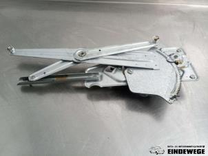 Gebruikte Raammechaniek 2Deurs rechts-voor Renault Twingo (C06) 1.2 Prijs € 35,00 Margeregeling aangeboden door Auto- en demontagebedrijf Eindewege