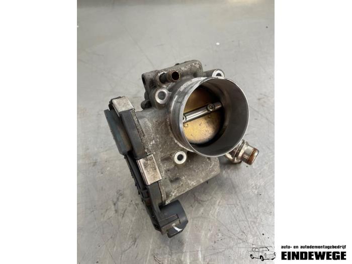 Gebruikte Gasklephuis Opel Astra J (PC6/PD6/PE6/PF6) 1.6 16V Ecotec Prijs € 35,00 Margeregeling aangeboden door Auto- en demontagebedrijf Eindewege
