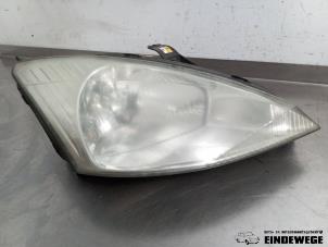 Gebruikte Linker Koplamp Ford Focus 1 Wagon 1.4 16V Prijs € 25,00 Margeregeling aangeboden door Auto- en demontagebedrijf Eindewege