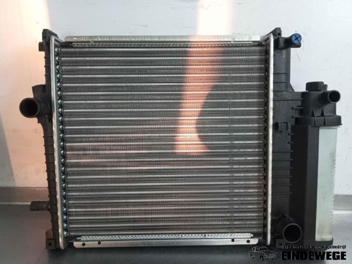 Nieuwe Radiateur BMW 3 serie Touring (E36/3) 316i Prijs € 48,40 Inclusief btw aangeboden door Auto- en demontagebedrijf Eindewege
