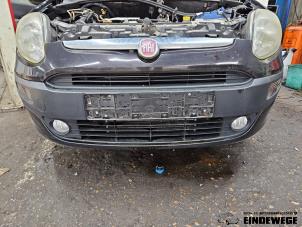 Gebruikte Bumper voor Fiat Grande Punto (199) 1.3 JTD Multijet 16V VGT Prijs € 105,00 Margeregeling aangeboden door Auto- en demontagebedrijf Eindewege