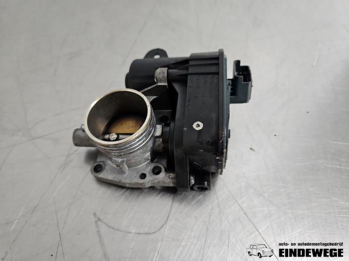 Gebruikte Gasklephuis Peugeot 208 I (CA/CC/CK/CL) 1.0 Vti 12V PureTech Prijs € 30,00 Margeregeling aangeboden door Auto- en demontagebedrijf Eindewege