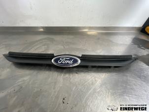 Gebruikte Grille Ford B-Max (JK8) 1.0 EcoBoost 12V 100 Prijs € 30,00 Margeregeling aangeboden door Auto- en demontagebedrijf Eindewege