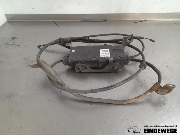 Gebruikte Handrem motor Renault Espace (JK) 2.0 Turbo 16V Grand Espace Prijs € 338,50 Margeregeling aangeboden door Auto- en demontagebedrijf Eindewege