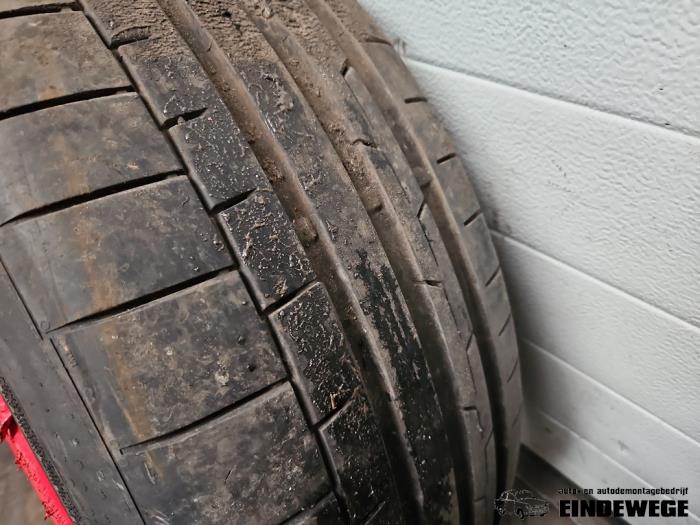 Sportvelgenset + banden van een Audi Q5 (FYB/FYG) 2.0 50 TFSI e 16V Quattro 2020