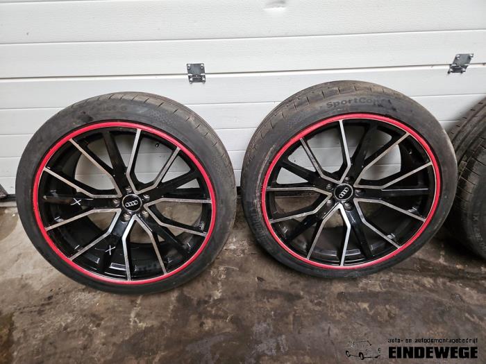 Sportvelgenset + banden van een Audi Q5 (FYB/FYG) 2.0 50 TFSI e 16V Quattro 2020