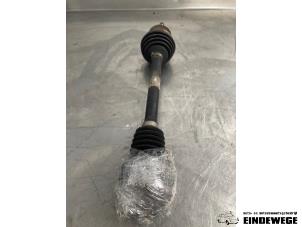 Gebruikte Aandrijfas links-voor Volkswagen Fox (5Z) 1.2 Prijs € 35,00 Margeregeling aangeboden door Auto- en demontagebedrijf Eindewege