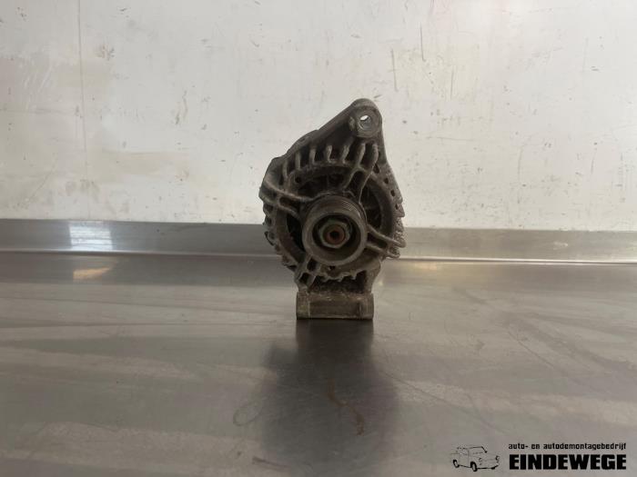 Gebruikte Dynamo Ford Focus 2 C+C 1.6 16V Prijs € 35,00 Margeregeling aangeboden door Auto- en demontagebedrijf Eindewege