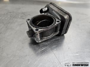 Gebruikte Gasklephuis Opel Astra J Sports Tourer (PD8/PE8/PF8) 1.7 CDTi 16V Prijs € 30,00 Margeregeling aangeboden door Auto- en demontagebedrijf Eindewege