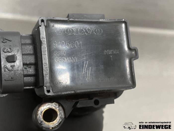 Bobine van een Volvo V70 (SW) 2.4 T 20V 2001