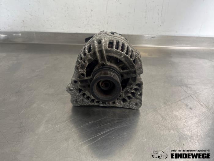 Gebruikte Dynamo Volkswagen Polo III (6N2) 1.4 16V 75 Prijs € 30,00 Margeregeling aangeboden door Auto- en demontagebedrijf Eindewege