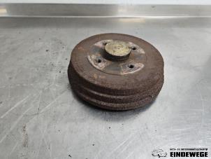 Gebruikte Remtrommel achter Renault Clio II (BB/CB) 1.2 16V Prijs € 25,00 Margeregeling aangeboden door Auto- en demontagebedrijf Eindewege