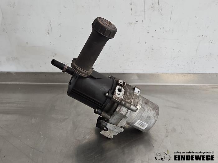 Gebruikte Pomp Servo Citroen C4 Coupé (LA) 1.4 16V Prijs € 52,50 Margeregeling aangeboden door Auto- en demontagebedrijf Eindewege