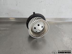 Gebruikte Kachel Ventilatiemotor Renault Laguna II (BG) 2.0 16V Prijs € 30,00 Margeregeling aangeboden door Auto- en demontagebedrijf Eindewege
