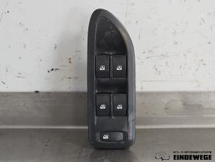 Gebruikte Combischakelaar ramen Renault Laguna II (BG) 2.0 16V Prijs € 25,00 Margeregeling aangeboden door Auto- en demontagebedrijf Eindewege