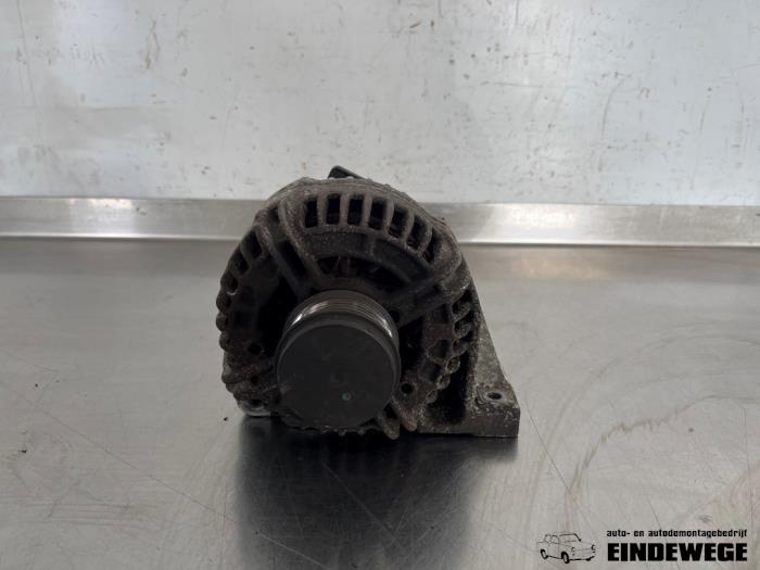 Gebruikte Dynamo Volvo V70 (SW) 2.5 T 20V AWD Prijs € 38,50 Margeregeling aangeboden door Auto- en demontagebedrijf Eindewege