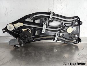 Gebruikte Raammechaniek 2Deurs links-achter Peugeot 207 CC (WB) 1.6 16V Prijs € 52,50 Margeregeling aangeboden door Auto- en demontagebedrijf Eindewege