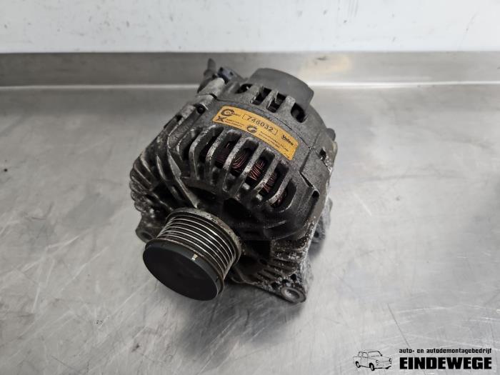 Gebruikte Dynamo Peugeot 807 2.0 HDi 16V 120 Prijs € 40,00 Margeregeling aangeboden door Auto- en demontagebedrijf Eindewege
