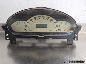 Gebruikte Cockpit Mercedes A (W168) 1.9 A-190 Prijs € 52,50 Margeregeling aangeboden door Auto- en demontagebedrijf Eindewege