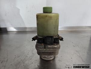 Gebruikte Stuurbekrachtiging Pomp Volkswagen Polo IV (9N1/2/3) 1.2 12V Prijs € 60,00 Margeregeling aangeboden door Auto- en demontagebedrijf Eindewege