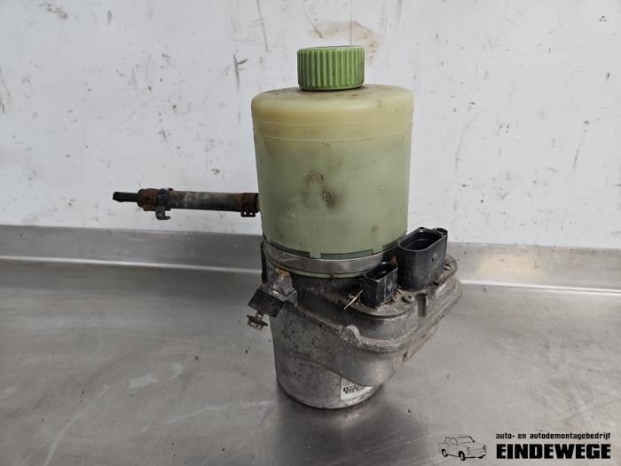 Gebruikte Pomp Servo Seat Ibiza III (6L1) 1.4 16V 75 Prijs € 63,50 Margeregeling aangeboden door Auto- en demontagebedrijf Eindewege