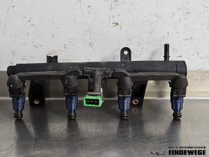 Gebruikte Injector brug Peugeot 206 (2A/C/H/J/S) 1.4 XR,XS,XT,Gentry Prijs € 52,50 Margeregeling aangeboden door Auto- en demontagebedrijf Eindewege