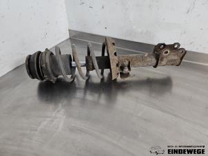 Gebruikte Mac Phersonpoot rechts-voor Opel Zafira (F75) 1.8 16V Prijs € 35,00 Margeregeling aangeboden door Auto- en demontagebedrijf Eindewege