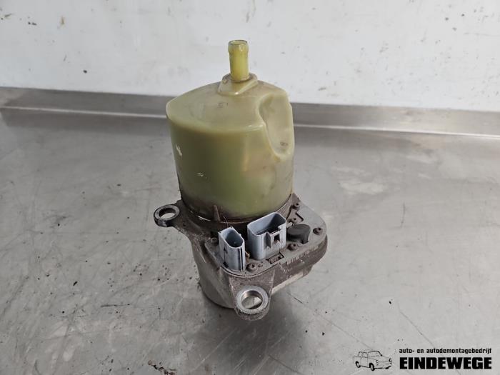 Gebruikte Servopomp Volvo V50 (MW) 1.8 16V Prijs € 78,50 Margeregeling aangeboden door Auto- en demontagebedrijf Eindewege