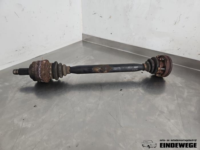 Gebruikte Aandrijfas rechts-achter BMW 3 serie (E46/4) 320d 16V Prijs € 35,00 Margeregeling aangeboden door Auto- en demontagebedrijf Eindewege