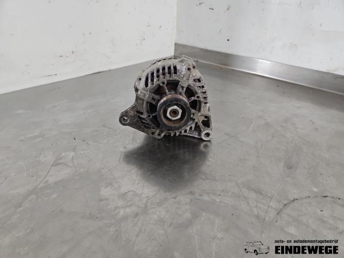 Gebruikte Dynamo Peugeot 306 (7A/C/S) 1.4 XN,XR,XA,XRA Prijs € 30,00 Margeregeling aangeboden door Auto- en demontagebedrijf Eindewege