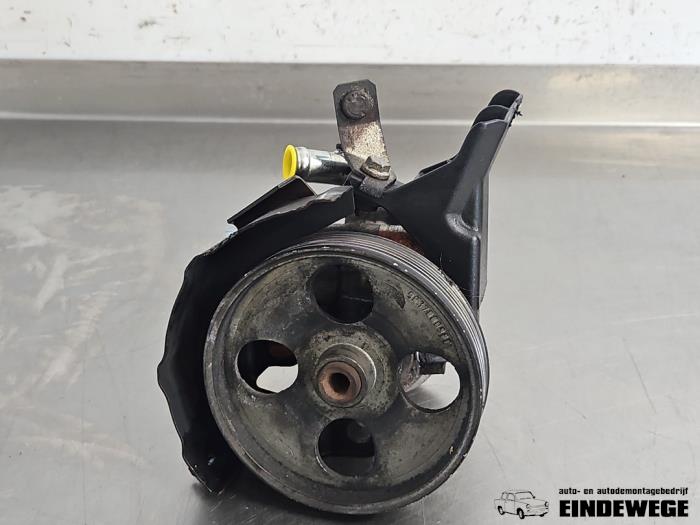Gebruikte Pomp Servo Peugeot Bipper (AA) 1.4 HDi Prijs € 35,00 Margeregeling aangeboden door Auto- en demontagebedrijf Eindewege