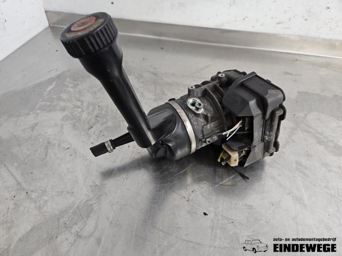 Gebruikte Pomp Servo Citroen Berlingo 1.6 Hdi 16V 90 Prijs € 105,00 Margeregeling aangeboden door Auto- en demontagebedrijf Eindewege