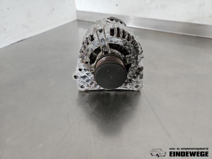 Gebruikte Dynamo Volkswagen Caddy II (9K9A) 1.9 SDI Prijs € 35,00 Margeregeling aangeboden door Auto- en demontagebedrijf Eindewege