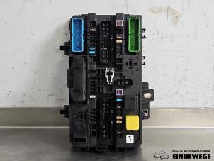 Gebruikte Zekeringkast Opel Astra H SW (L35) 1.6 16V Twinport Prijs € 52,50 Margeregeling aangeboden door Auto- en demontagebedrijf Eindewege
