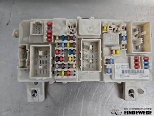 Gebruikte Zekeringkast Ford Focus 2 Wagon 1.8 TDCi 16V Prijs € 60,00 Margeregeling aangeboden door Auto- en demontagebedrijf Eindewege