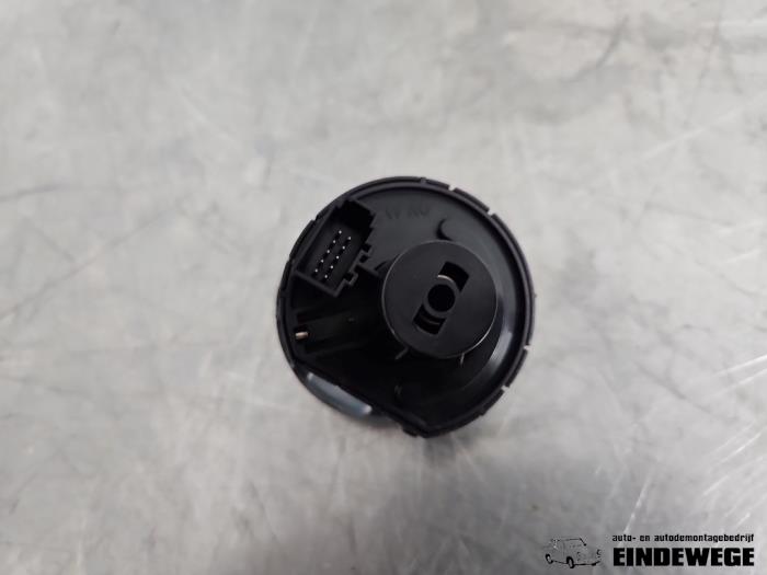 Licht Schakelaar van een Volkswagen Golf VII (AUA) 1.4 TSI 16V 2014