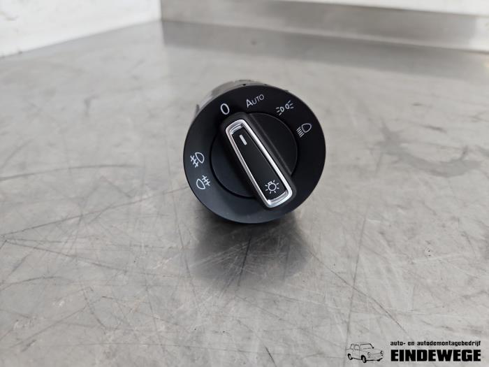 Licht Schakelaar van een Volkswagen Golf VII (AUA) 1.4 TSI 16V 2014