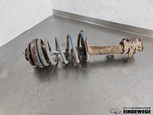 Gebruikte Achterpoot links Nissan X-Trail (T30) 2.2 Di 4x4 Prijs € 40,00 Margeregeling aangeboden door Auto- en demontagebedrijf Eindewege