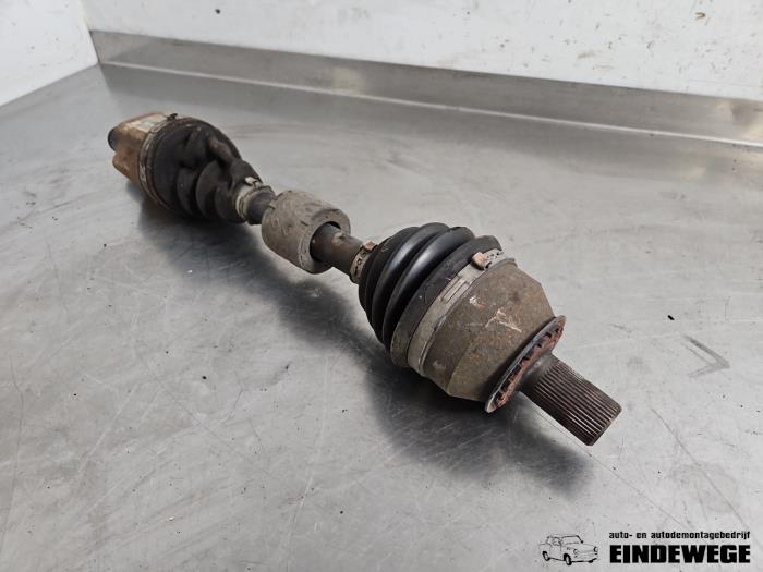 Gebruikte Aandrijfas links-voor Volvo V60 I (FW/GW) 2.0 D3 20V Prijs € 105,00 Margeregeling aangeboden door Auto- en demontagebedrijf Eindewege