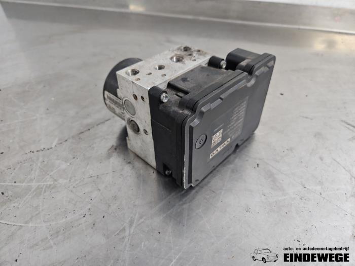 Gebruikte ABS Pomp Volvo V60 I (FW/GW) 2.0 D3 20V Prijs € 78,50 Margeregeling aangeboden door Auto- en demontagebedrijf Eindewege